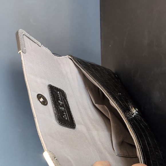 Sac O Grande Green Faux leather Womans Wristlet Clutch. - Picture 6 of 10